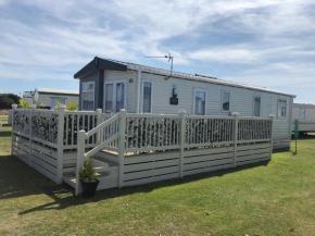 Spacious Holiday Home Romney Sands